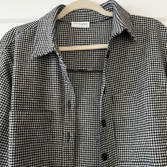 Stitch and Feather Houndstooth Shacket, Size S - Picture 3 of 4